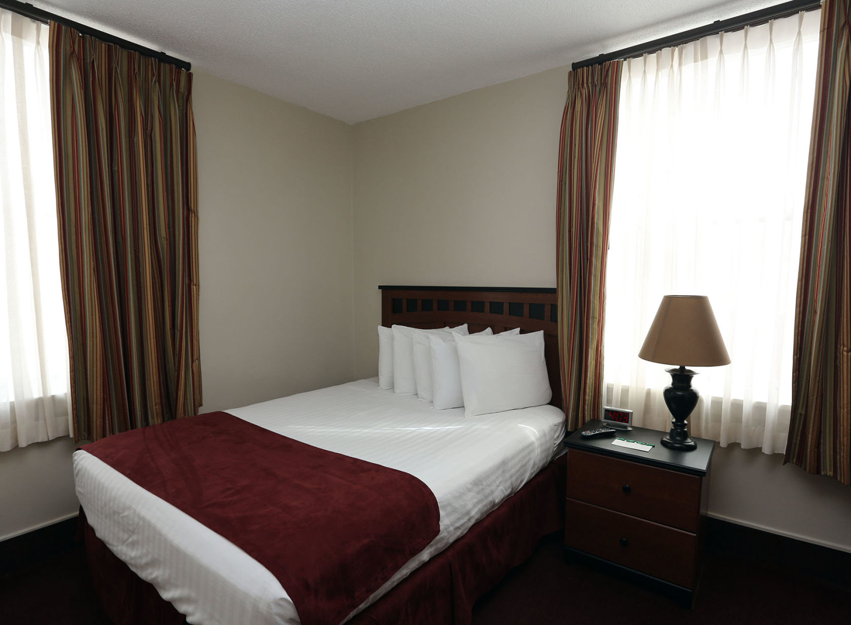Arrow Hotel room